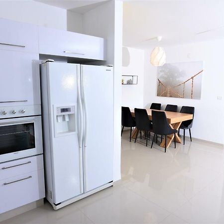 Aristone Luxury Apartment 提比里亞 外观 照片