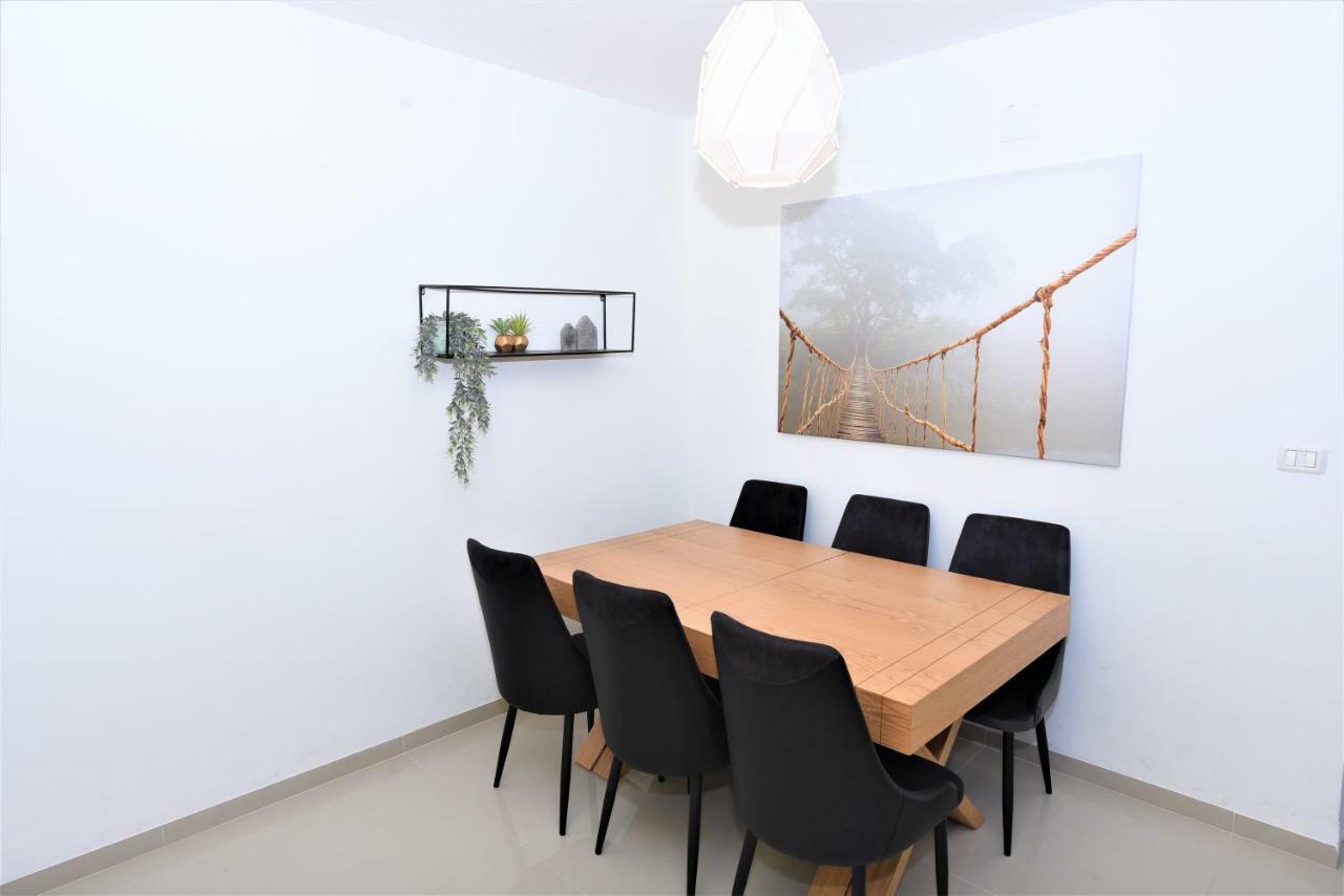 Aristone Luxury Apartment 提比里亞 外观 照片