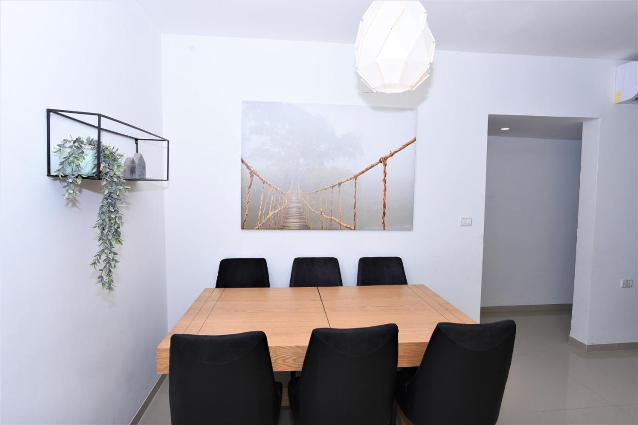 Aristone Luxury Apartment 提比里亞 外观 照片